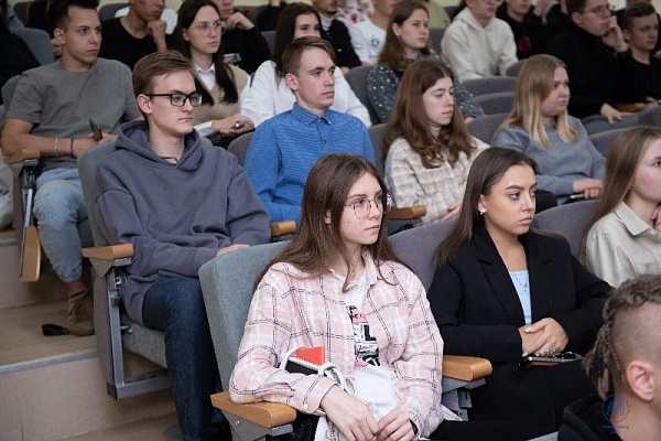 РАССКАЗАЛИ СТУДЕНТАМ ВЛГУ, КАК ЦЕНТР ЭКСПОРТА ПОМОГАЕТ ПРЕДПРИНИМАТЕЛЯМ